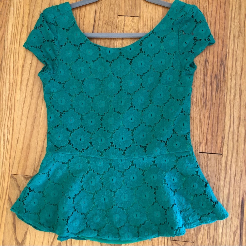 Green lace peplum shirt with zipper